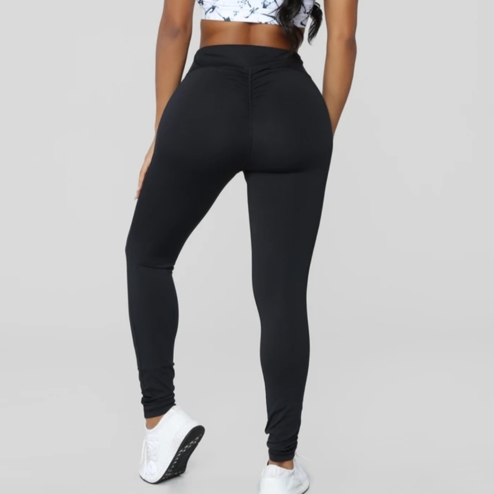 High Waisted Scrunch Booty Performance Leggings